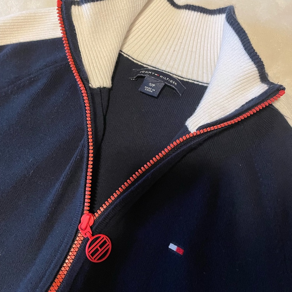 Tommy Hilfiger zip ling sleeve size small - Picture 3 of 3